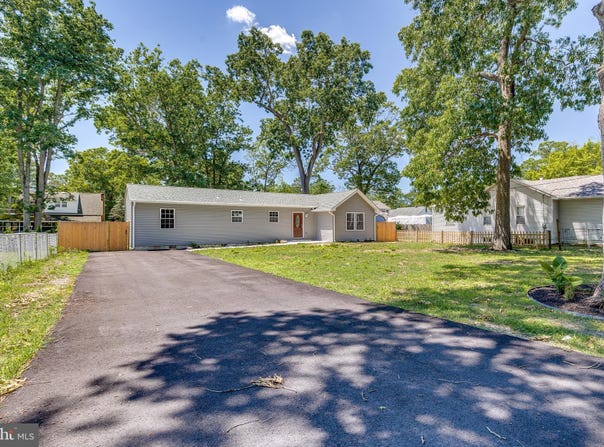 140 E 9TH Avenue, PINE HILL, NJ 08021