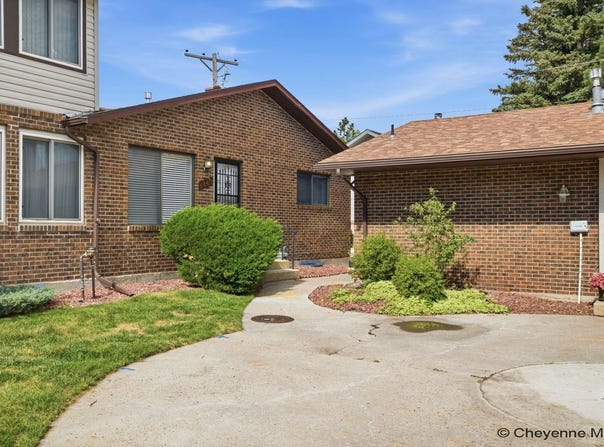 5448 WALKER RD, Cheyenne, WY 82009