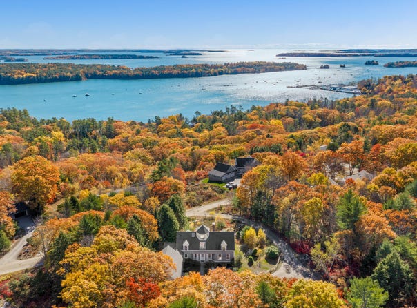 12 Highview Road, Freeport, ME 04032