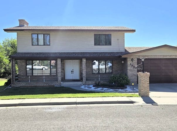123 N 13th, Thermopolis, WY 82443