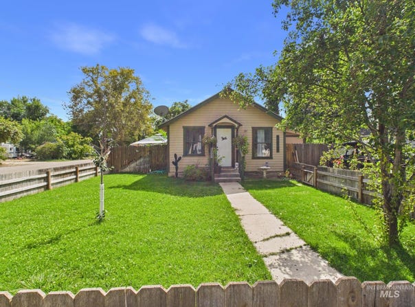 831 E 1st St & 207 S Declark, Emmett, ID 83617