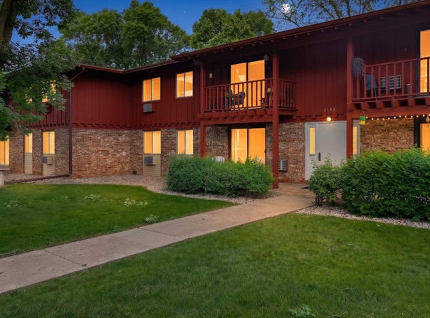 3182 JUSTIN Court, APPLETON, WI 54914