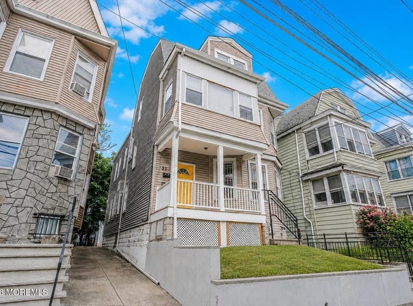 21 Gladstone Avenue, Newark, NJ 07106