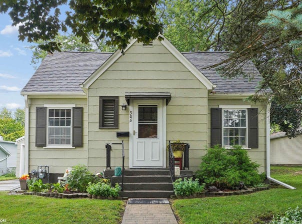 306 N Jackson, Mount Pleasant, IA 52641