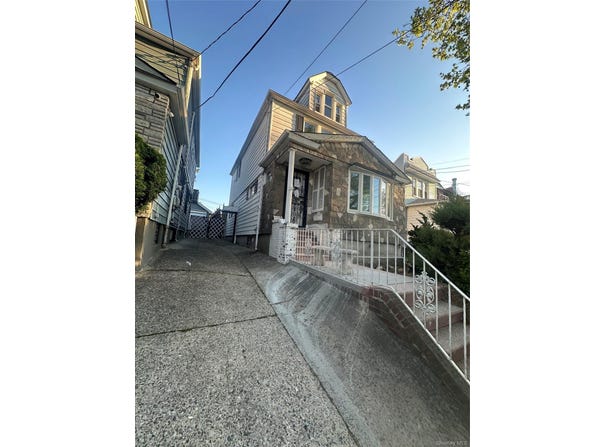 7332 53rd Road, Maspeth, NY 11378