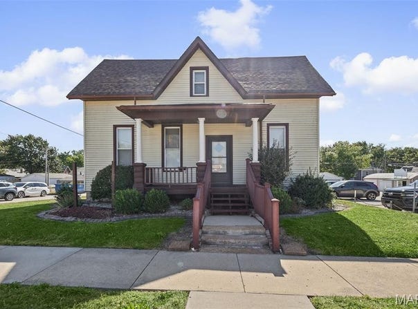 722 Broadway, Highland, IL 62249