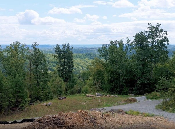 974 Bluff Ledge Trail, Hixson, TN 37343