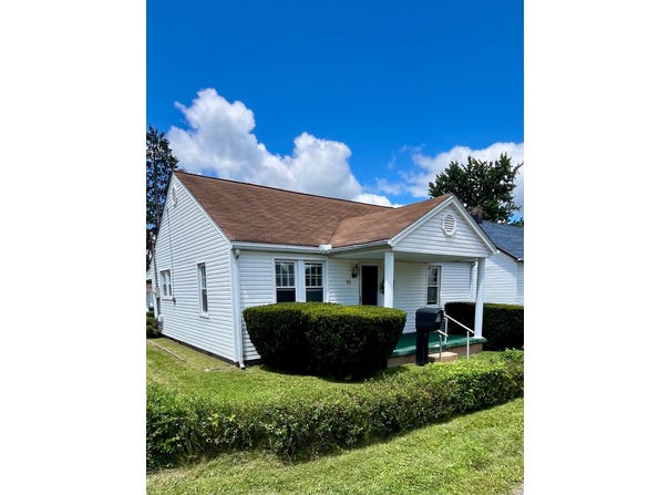 16 Fleetwood Ave., Jackson, OH 45640
