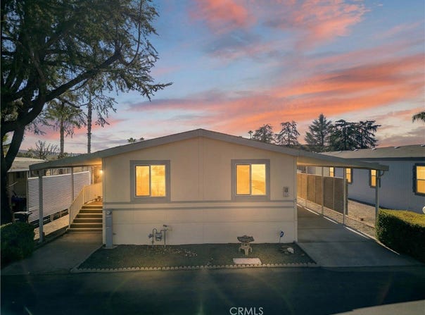 725 W Thornton, Hemet, CA 92543