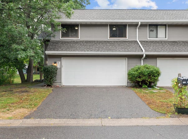 4135 Shirlee Lane S, Shoreview, MN 55126