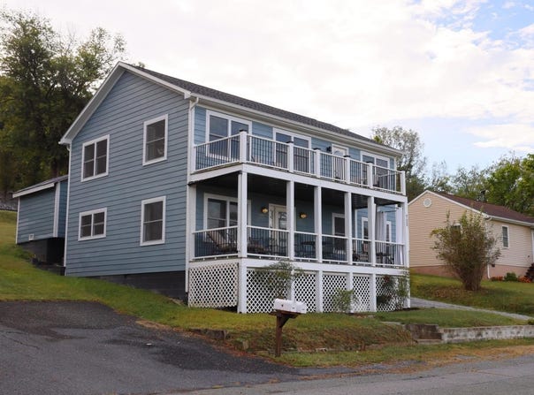 715 AMHERST RD, STAUNTON, VA 24401