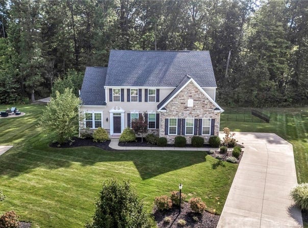 2711 Palmer Lane, Avon, OH 44011