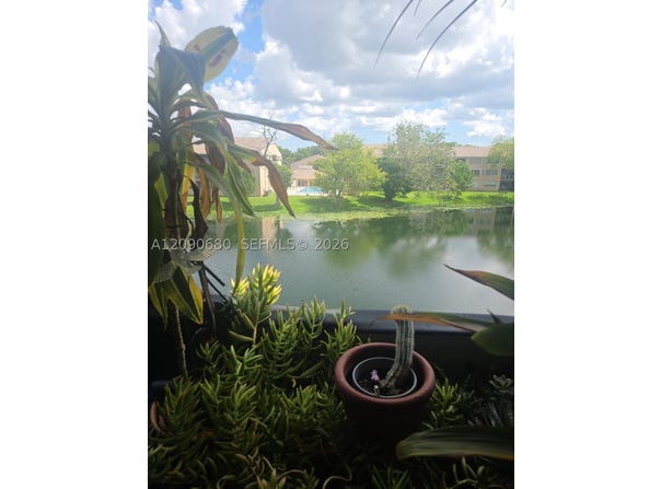 8475 SW 156th Ct, Miami, FL 33193