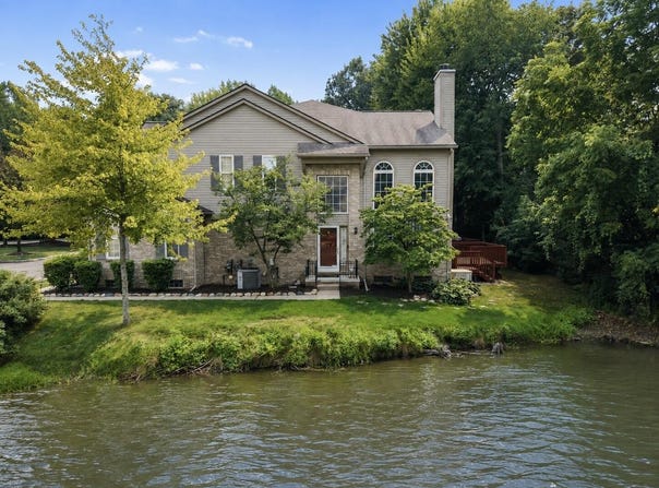 41832 Glade Road, Canton, MI 48187
