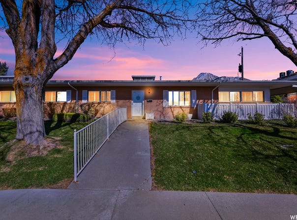 2244 E CARRIAGE Ln S, Holladay, UT 84117