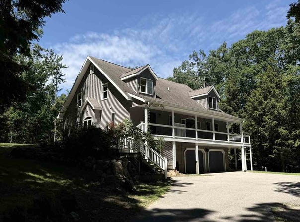 5822 RESORT, PETOSKEY, MI 49770