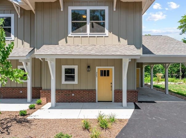 265 N Church St, Marion, VA 24354