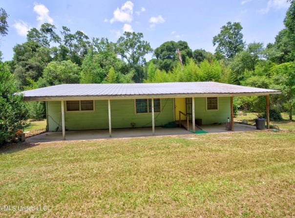13513 Bunker Hill Road, Moss Point, MS 39562