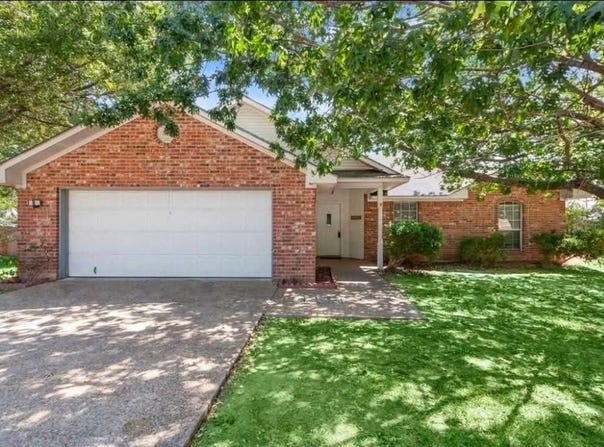 706 Rolling Hills Drive, Hewitt, TX 76643