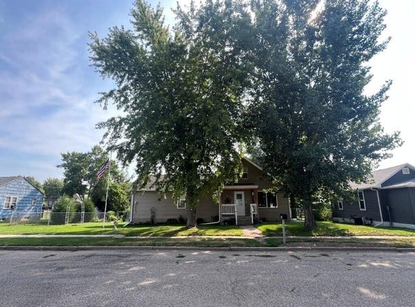 306 W 4th Avenue, Mobridge, SD 57601