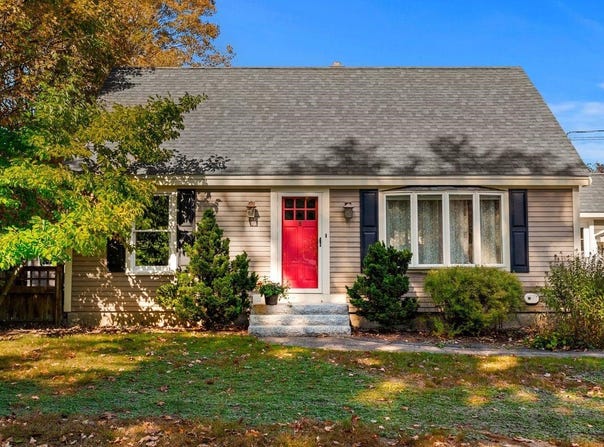 8 New Road, Goffstown, NH 03045