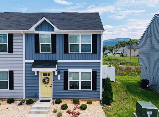 766 CARSON CIR, GROTTOES, VA 24441