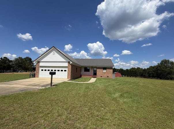 154 Doug st, Enigma, GA 31749