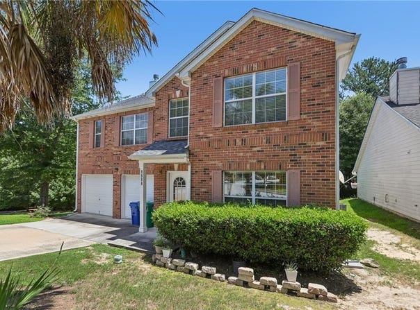 1586 Rice Square, Lithonia, GA 30058