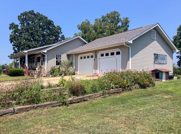 5829 County Road 464, Birch Tree, MO 65438