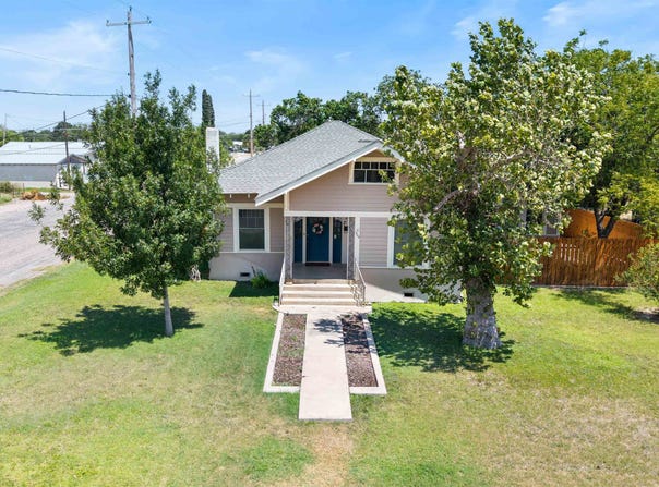 300 E 11th, Del Rio, TX 78840-3620