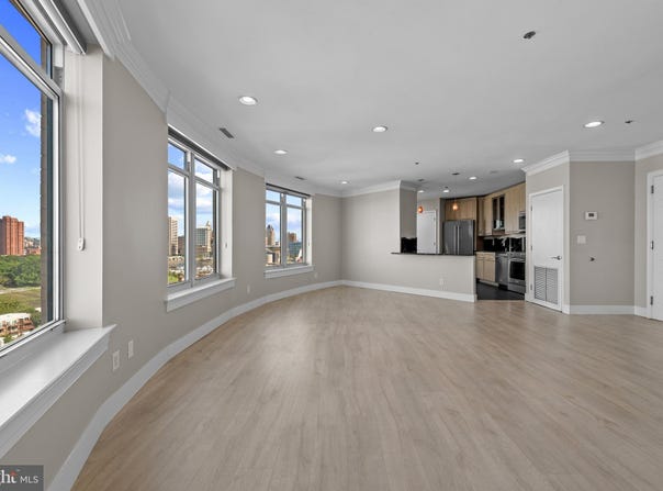100 HARBORVIEW Drive, BALTIMORE, MD 21230