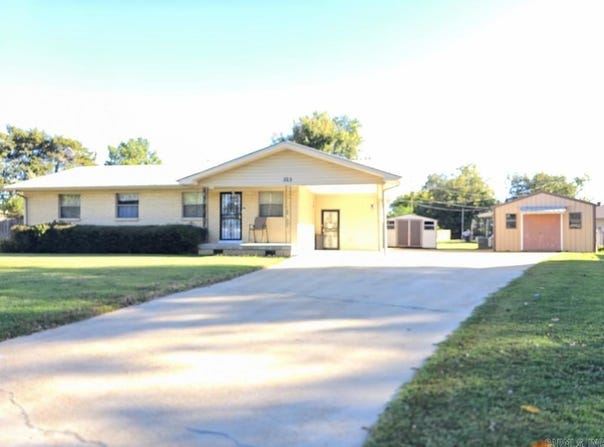 323 Clifton Dr, Wynne, AR 72396-3734