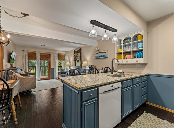 448 Notch Lane, Branson West, MO 65737