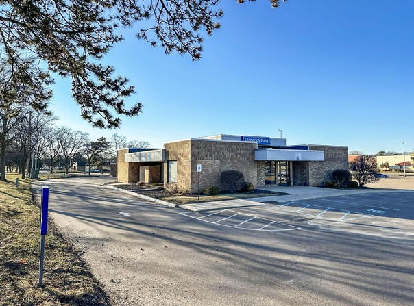 5510 W Saginaw Highway, Lansing, MI 48917