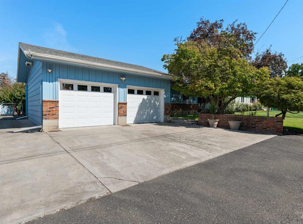 409 Linden Dr, Lewiston, ID 83501
