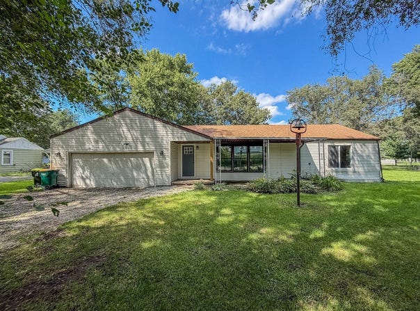 118 E Bower Street, Oreana, IL 62554