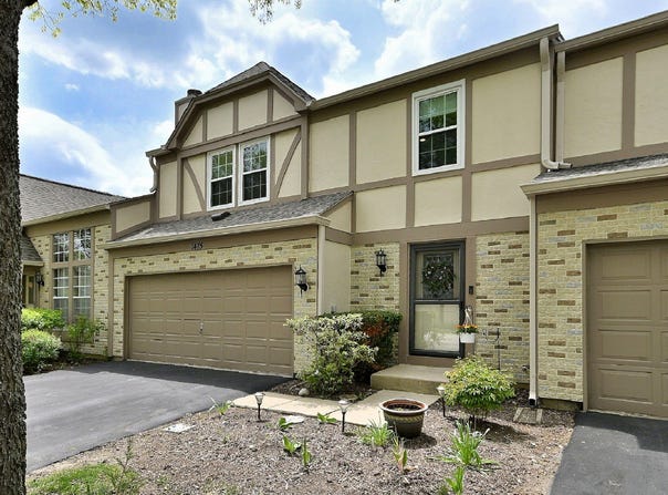 1475 Garnet Circle, Hoffman Estates, IL 60192