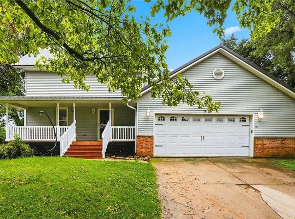 101 Sunset Drive, Anamosa, IA 52205