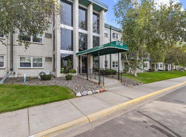 2730 Dale Street N, Roseville, MN 55113