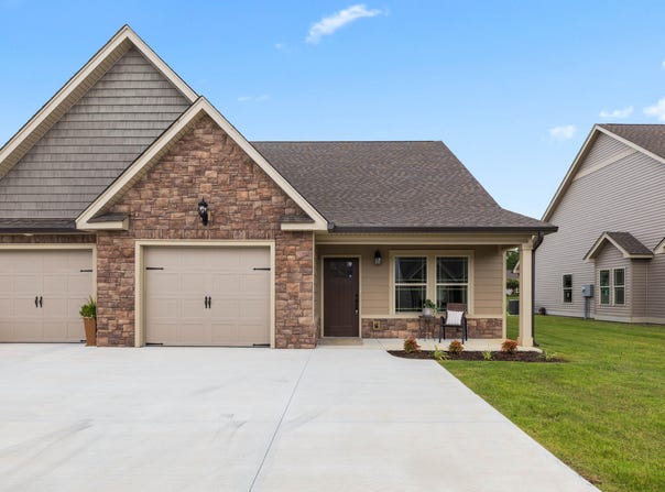 150 Sunset Cove Drive, Rossville, GA 30741
