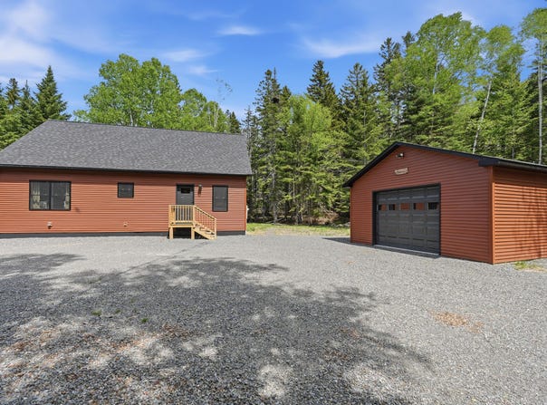 4 Barbara Lane, Rangeley, ME 04970