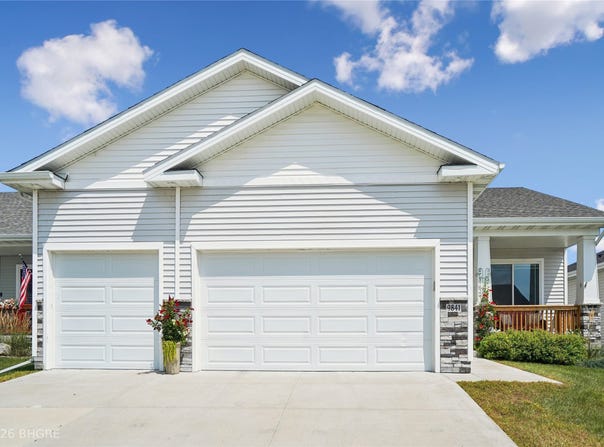 9841 Thorton Drive, Johnston, IA 50131