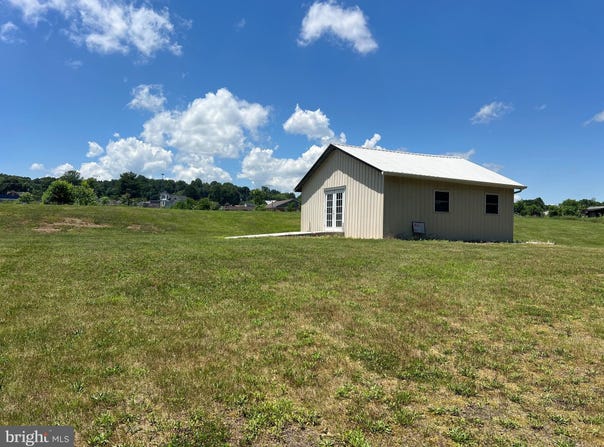 581 N FRONT Street, NEWPORT, PA 17074