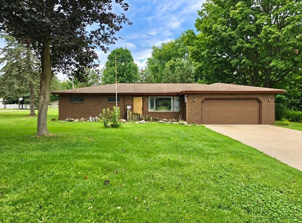 4850 Shore Drive, Coloma, MI 49038