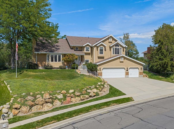 11602 S HICKORY VALLEY Dr E, Sandy, UT 84092