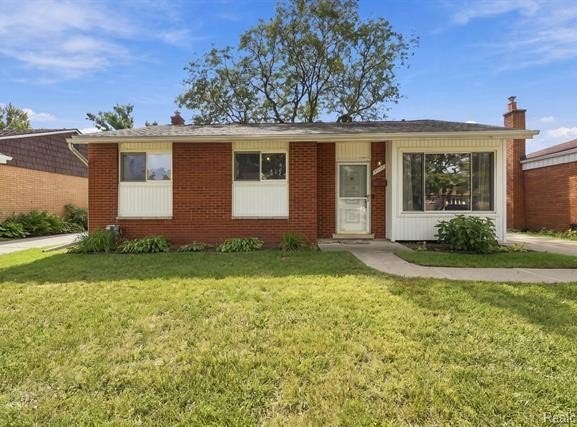 15258 Elderwood Street, Roseville, MI 48066