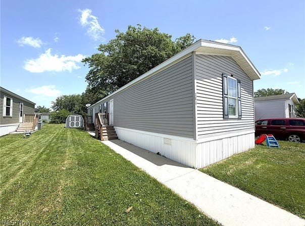 144 VIRGINIA AVENUE, ELYRIA, OH 44035