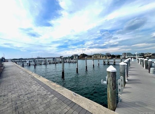 231 Dune Road, Westhampton Beach, NY 11978
