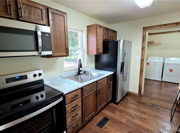 203 S Hunter St, Versailles, MO 65084