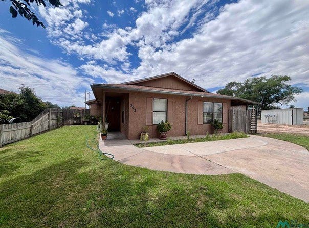 302 E BUTLER St, Dexter, NM 88230